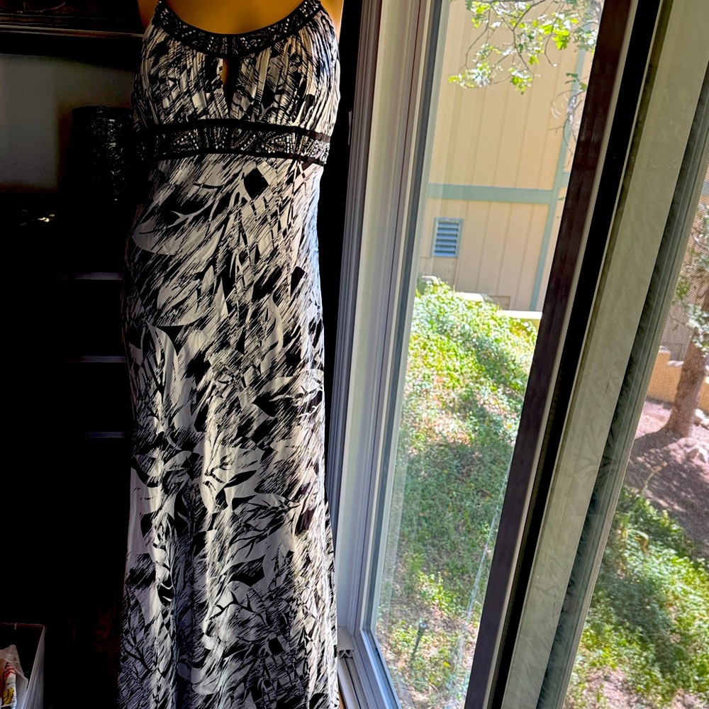 Nina Austin Black & white silk long dress SIZE L B-1